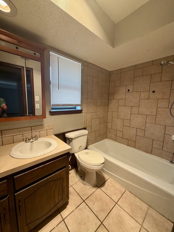 109 S Keystone Dr #1 - Photo 6 of 8