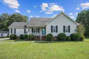 featured image of 202 Starcrest Dr #1