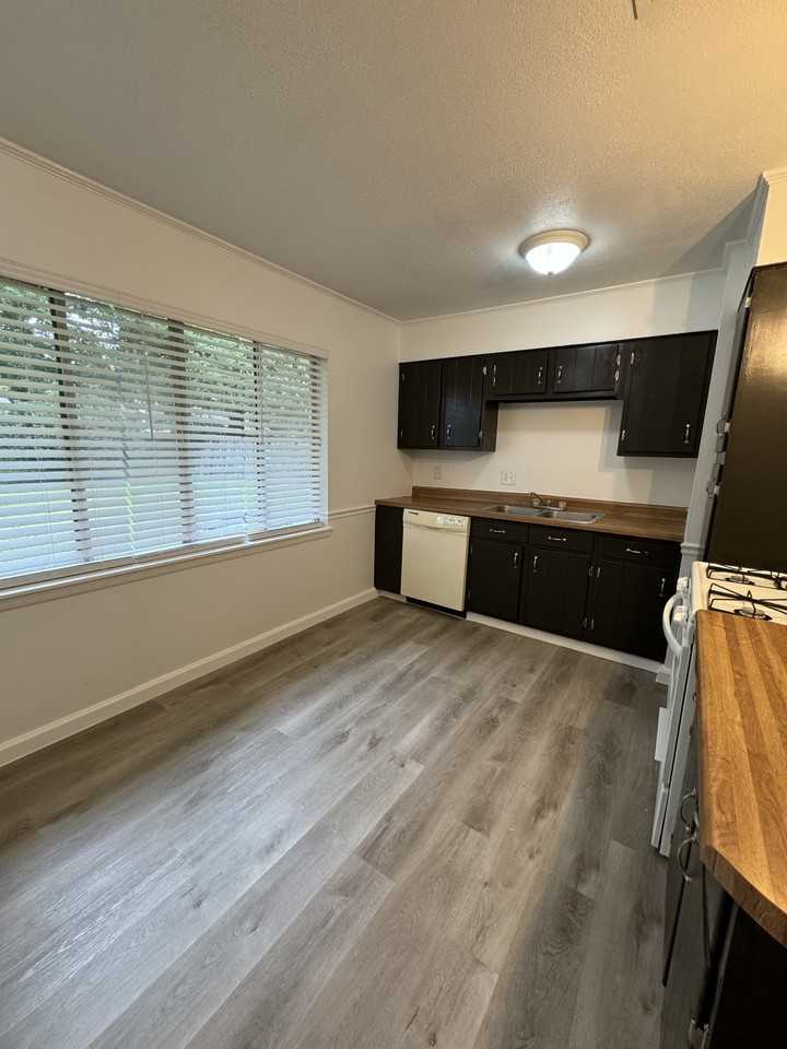 7005 Denver Dr #1 - Photo 5 of 28