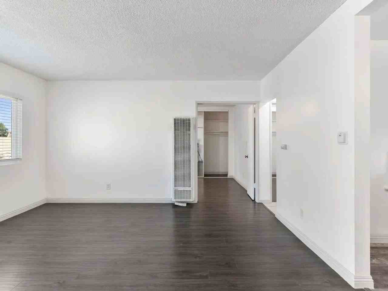 1335 Stanley Ave - Photo 5 of 18