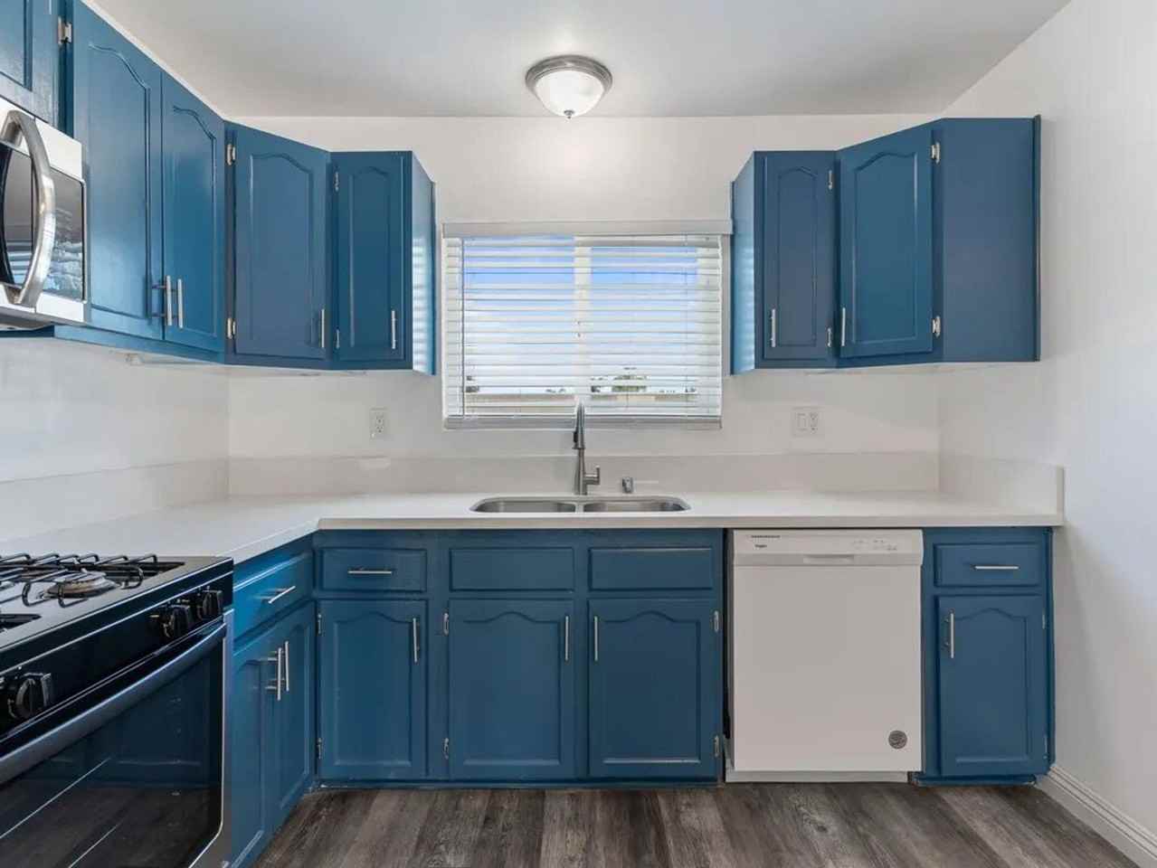 1335 Stanley Ave - Photo 6 of 18