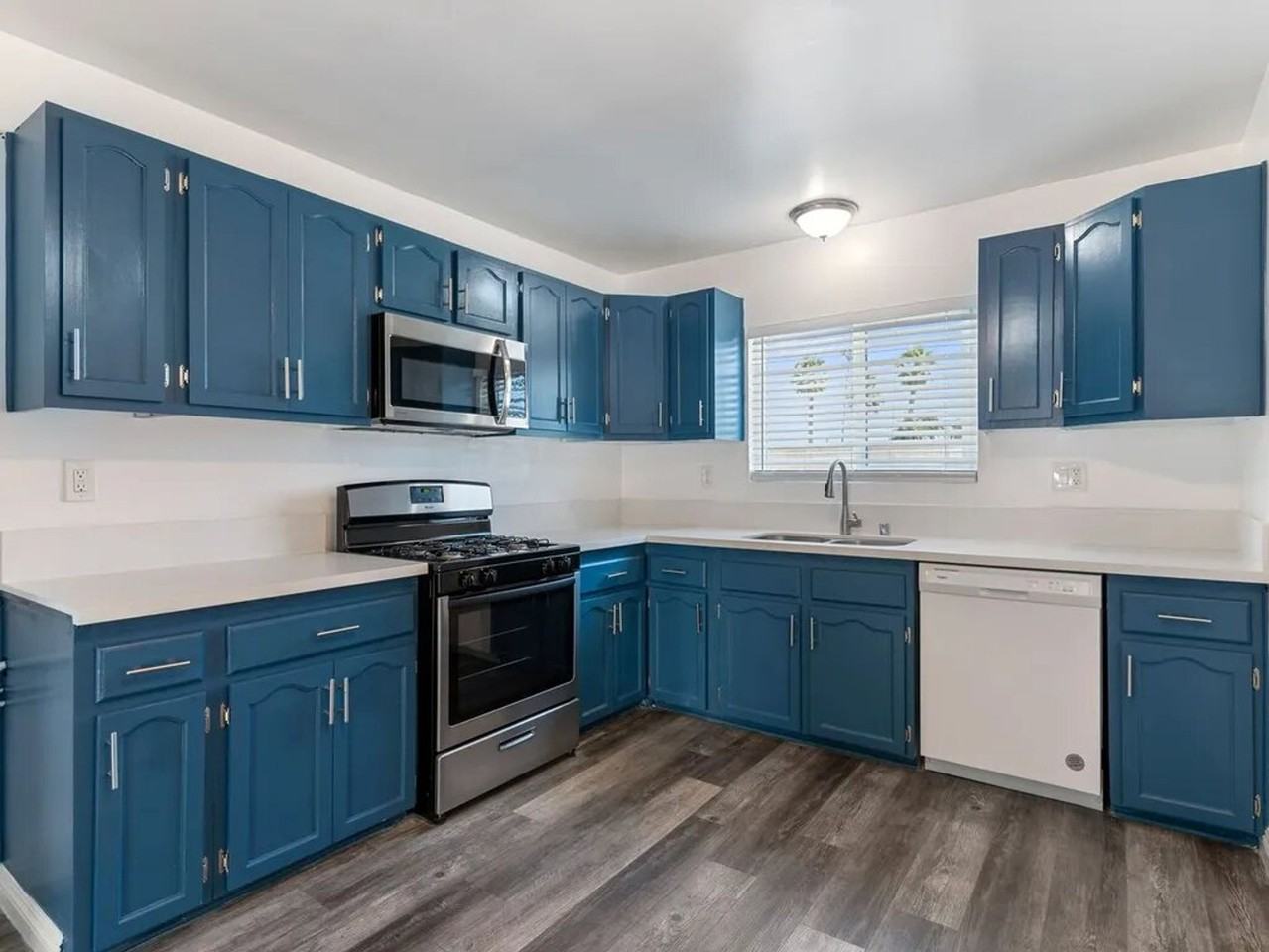 1335 Stanley Ave - Photo 7 of 18