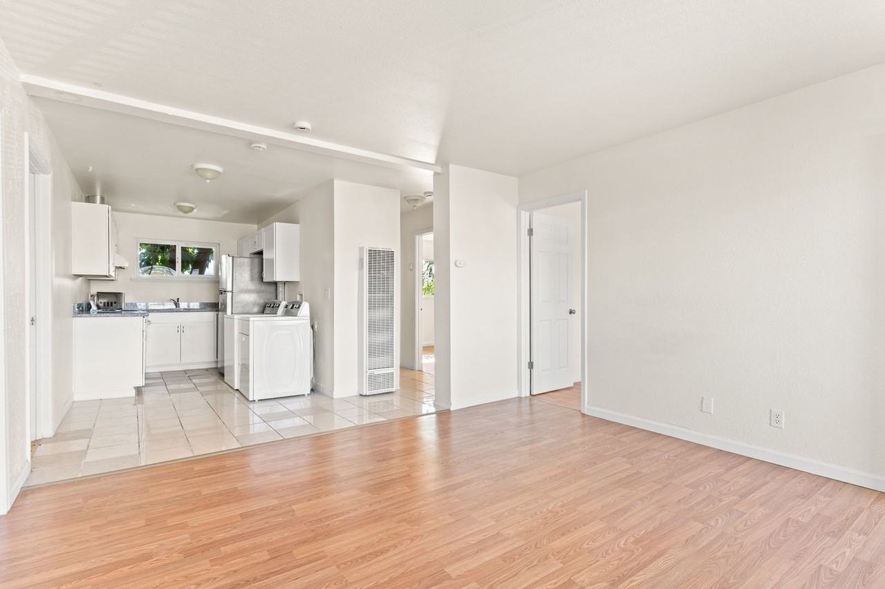10100 Walnut St #03 - Photo 4 of 15
