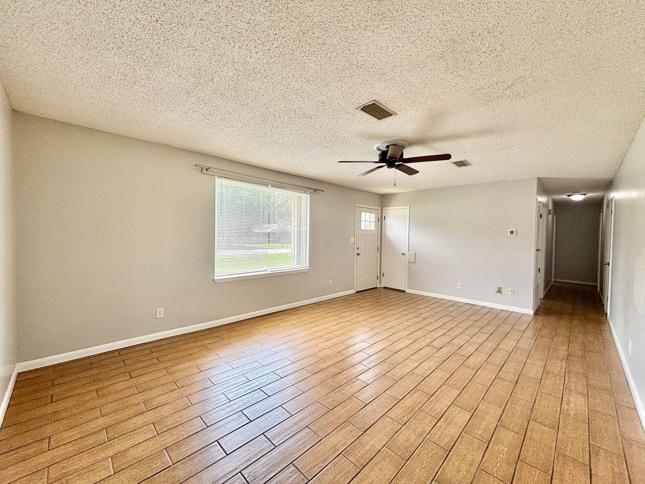 4904 Andrea Ln - Photo 5 of 17