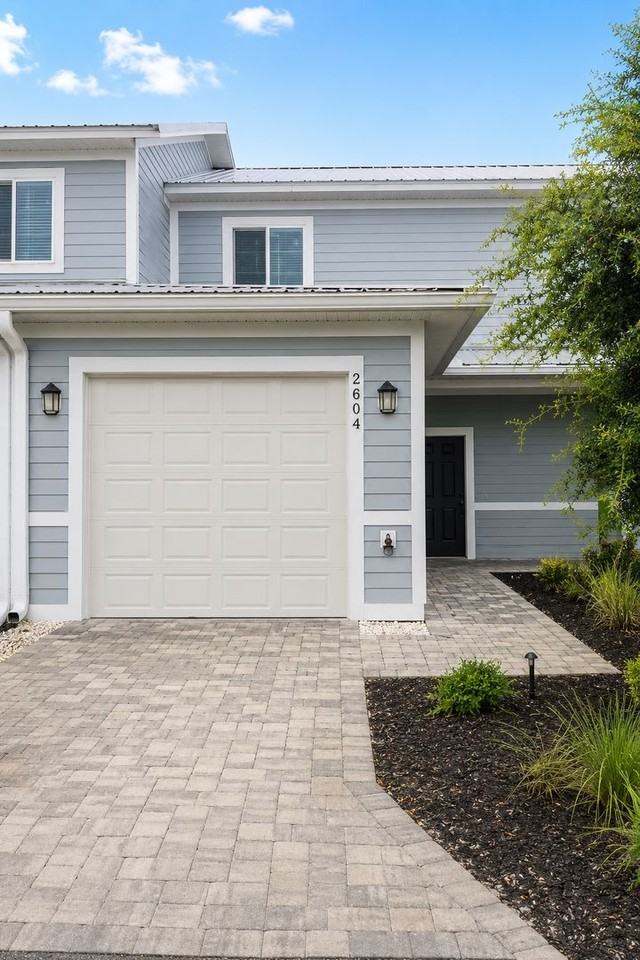 2604 Tanoak Ter