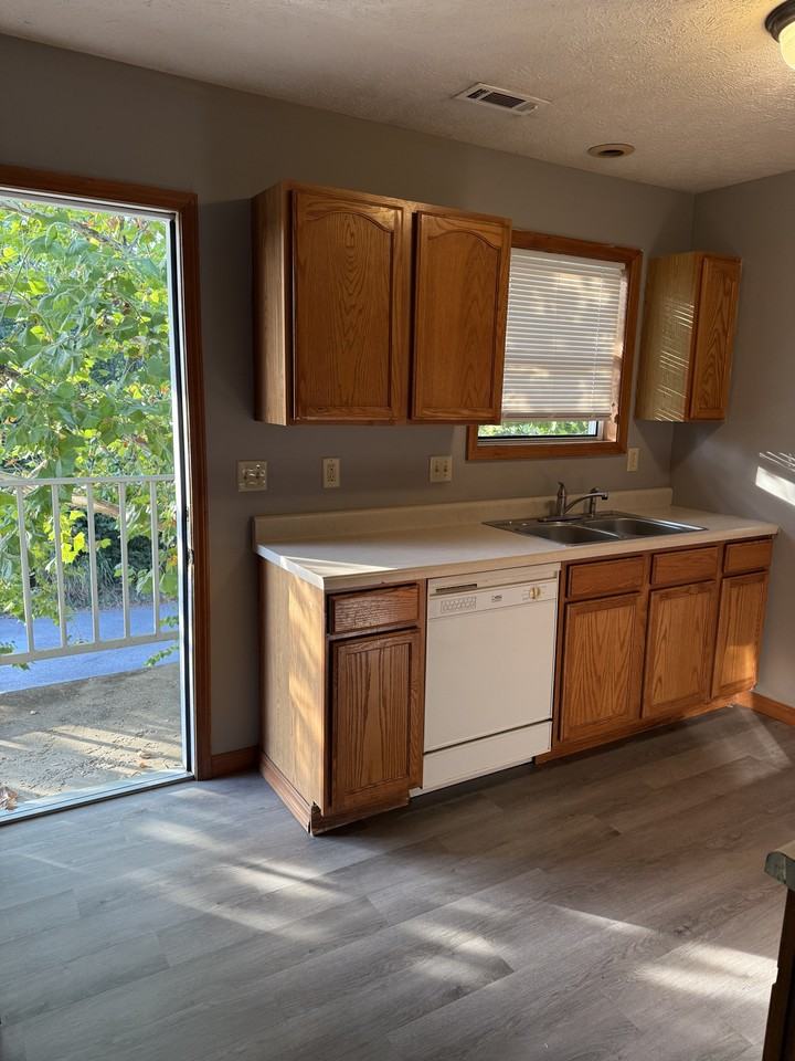 109 Ryan Rd #5 - Photo 3 of 11
