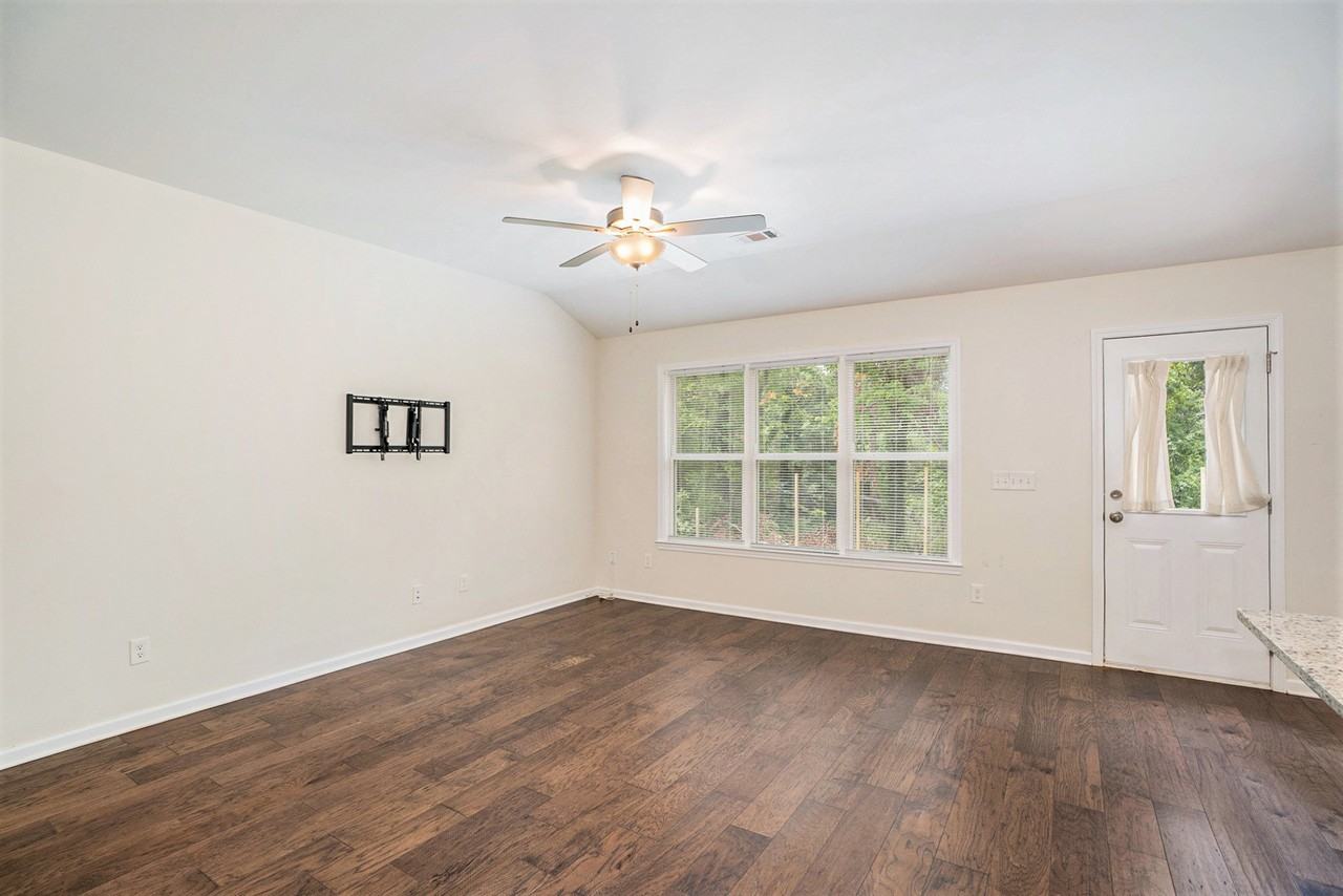 4940 Scott Rd #1 - Photo 4 of 20