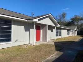 featured image of 614 Yvonne St #614B