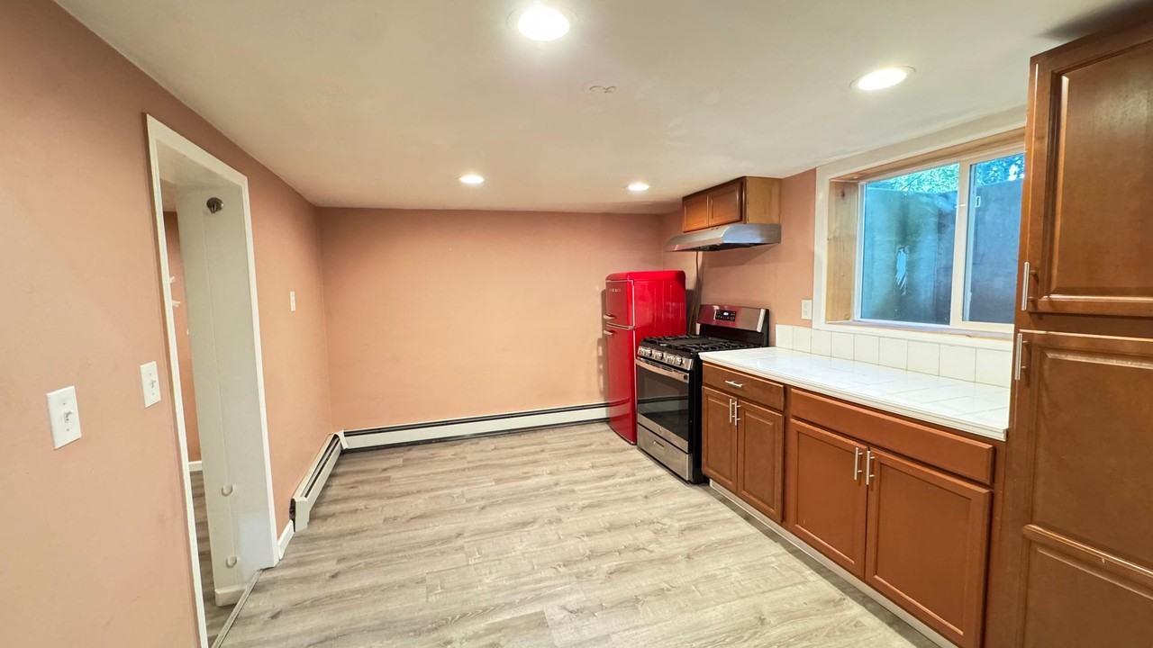 2104 Rickert St - Photo 5 of 7