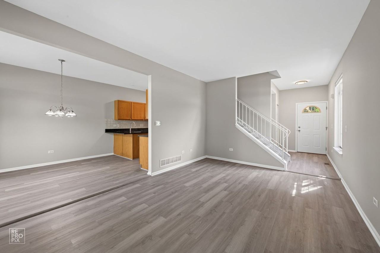 1738 Windward Ave - Photo 2 of 13