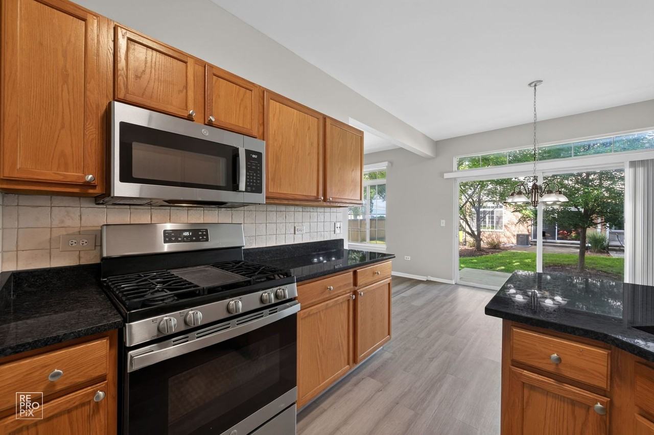 1738 Windward Ave - Photo 3 of 13