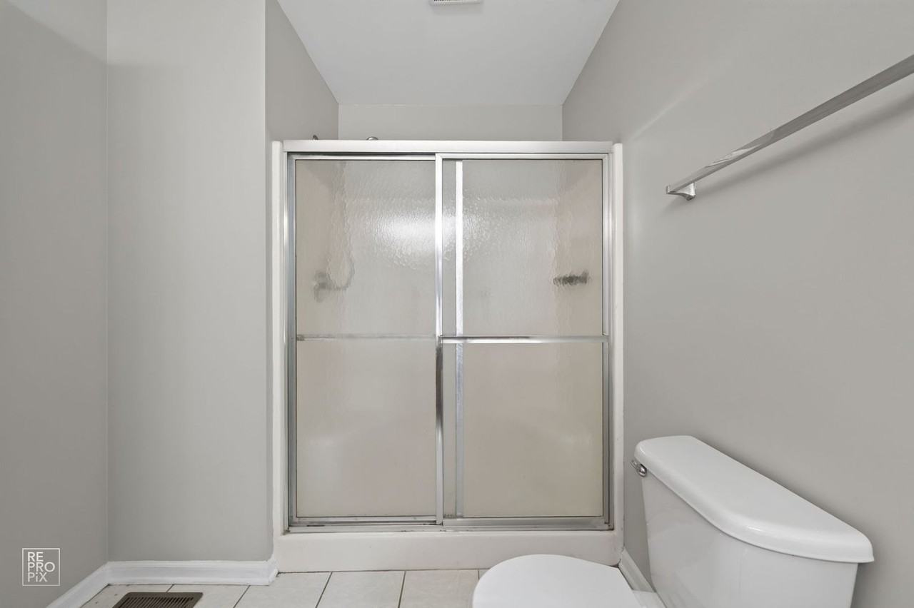 1738 Windward Ave - Photo 6 of 13