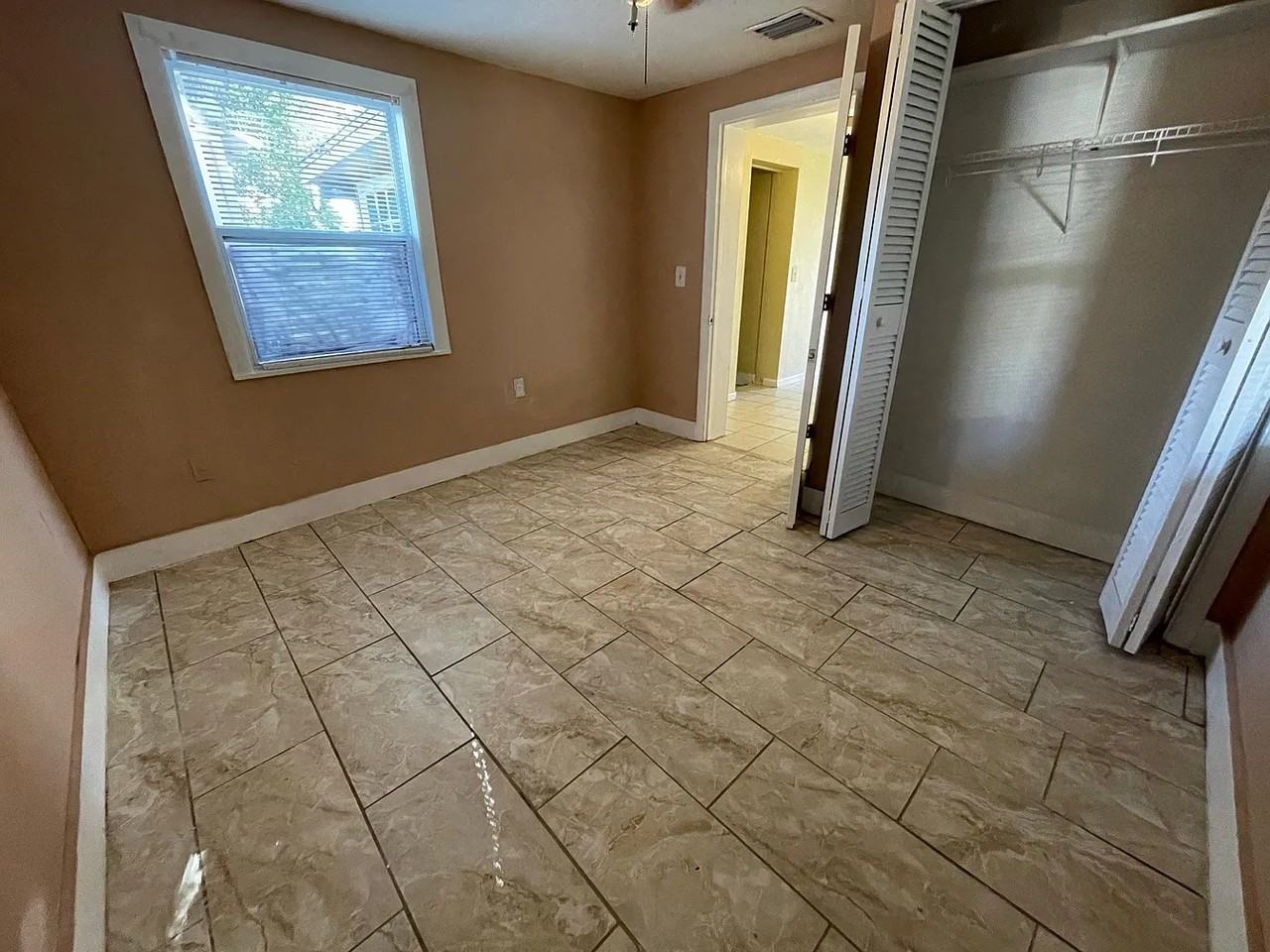 1223 11th St Nw #1 - Photo 5 of 24