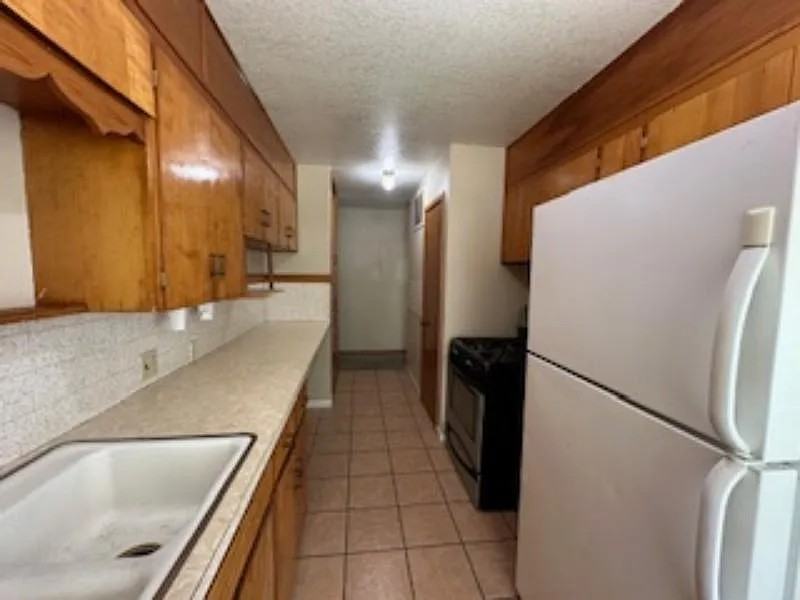 1202 E El Monte St #1 - Photo 4 of 28