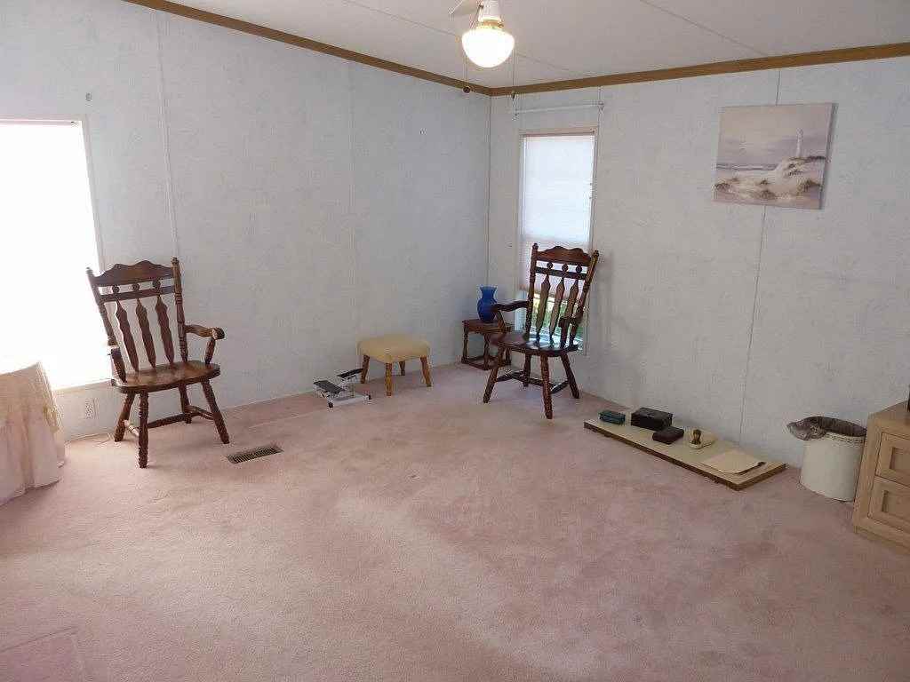 31 Sawgrass Rd #1 - Photo 4 of 20