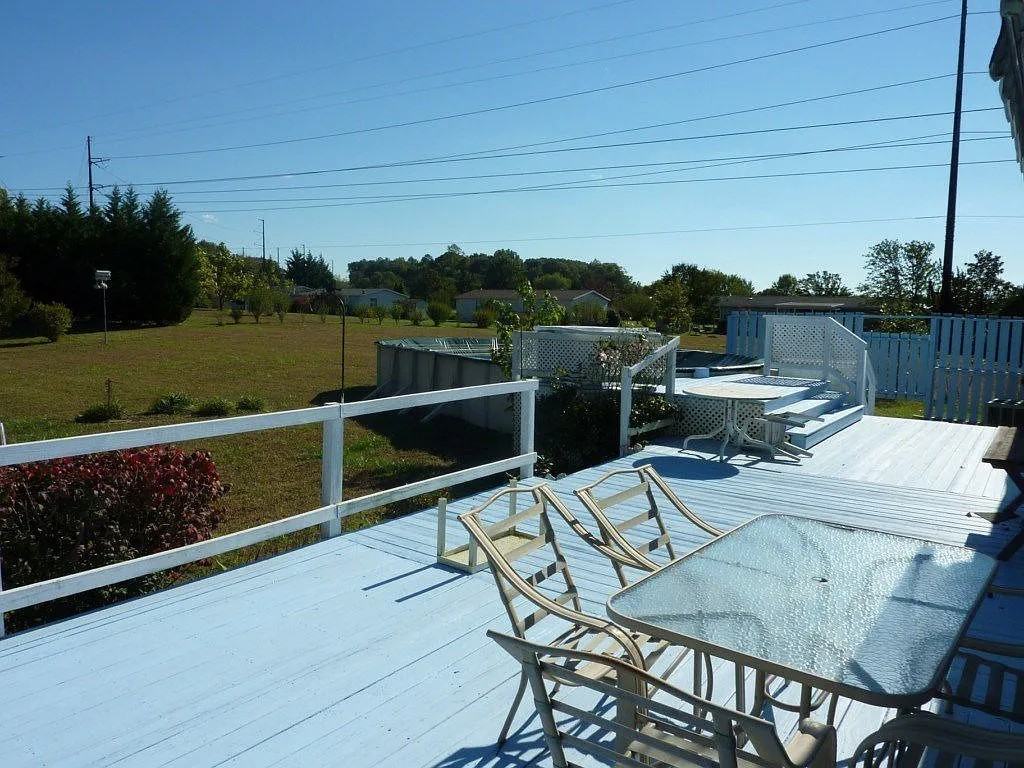 31 Sawgrass Rd #1 - Photo 7 of 20