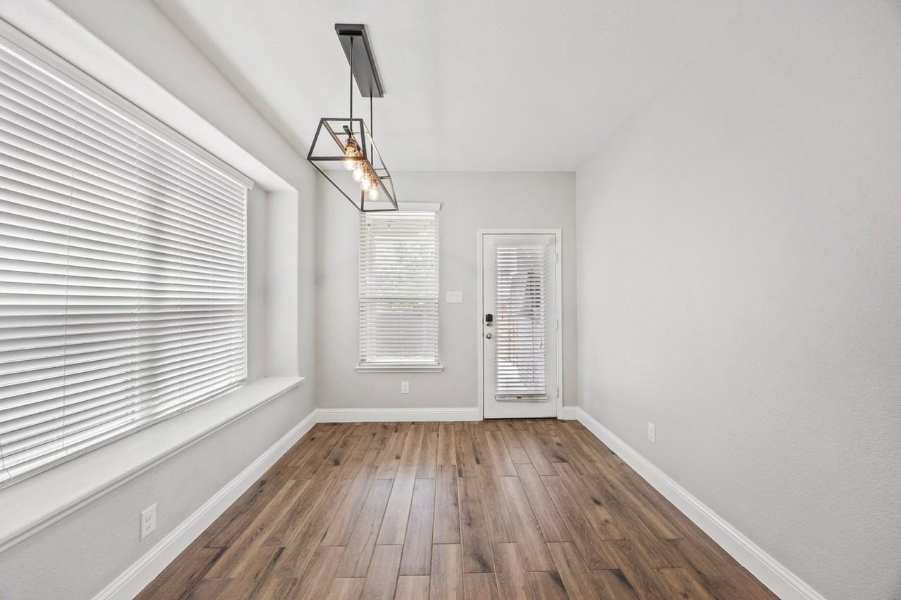 1420 Alamandine Ave - Photo 5 of 17