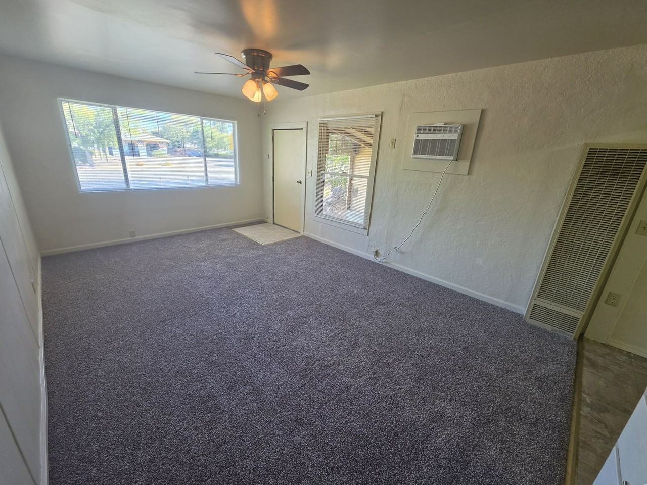1517 Solano St - Photo 4 of 20