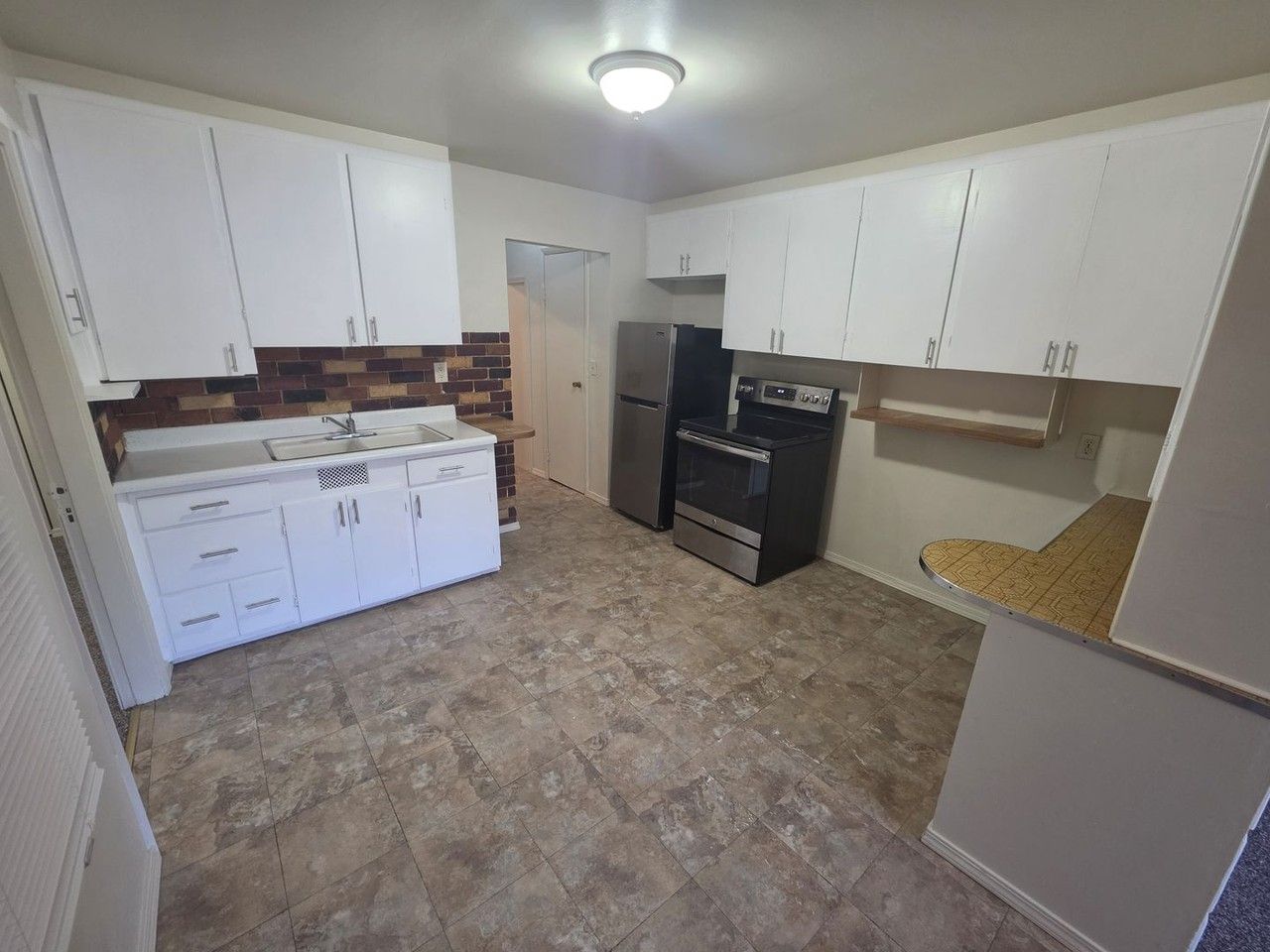 1517 Solano St - Photo 6 of 20