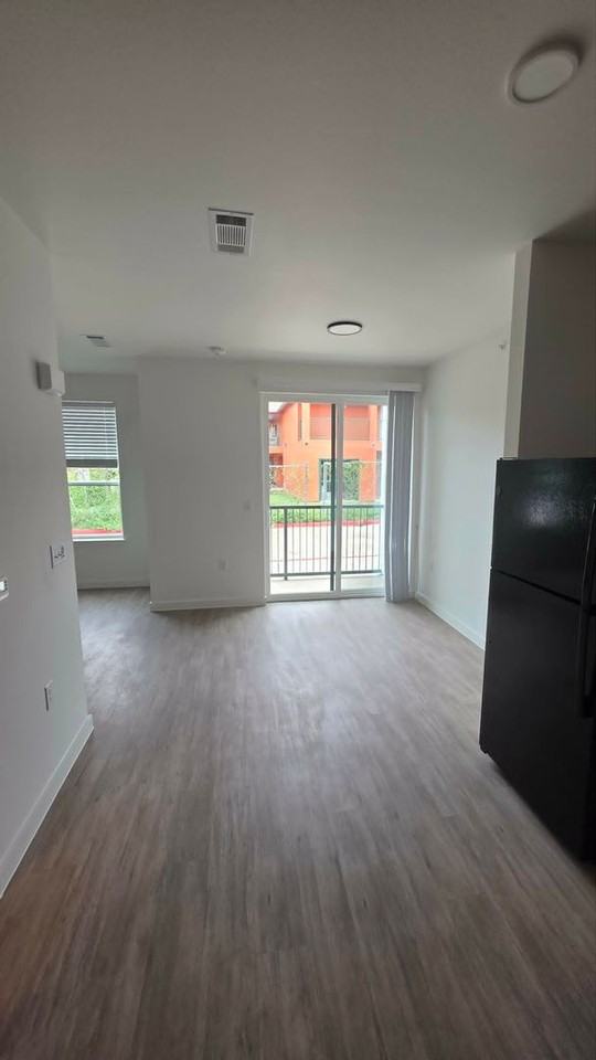 Memorial Apartments - Photo 4 of 20