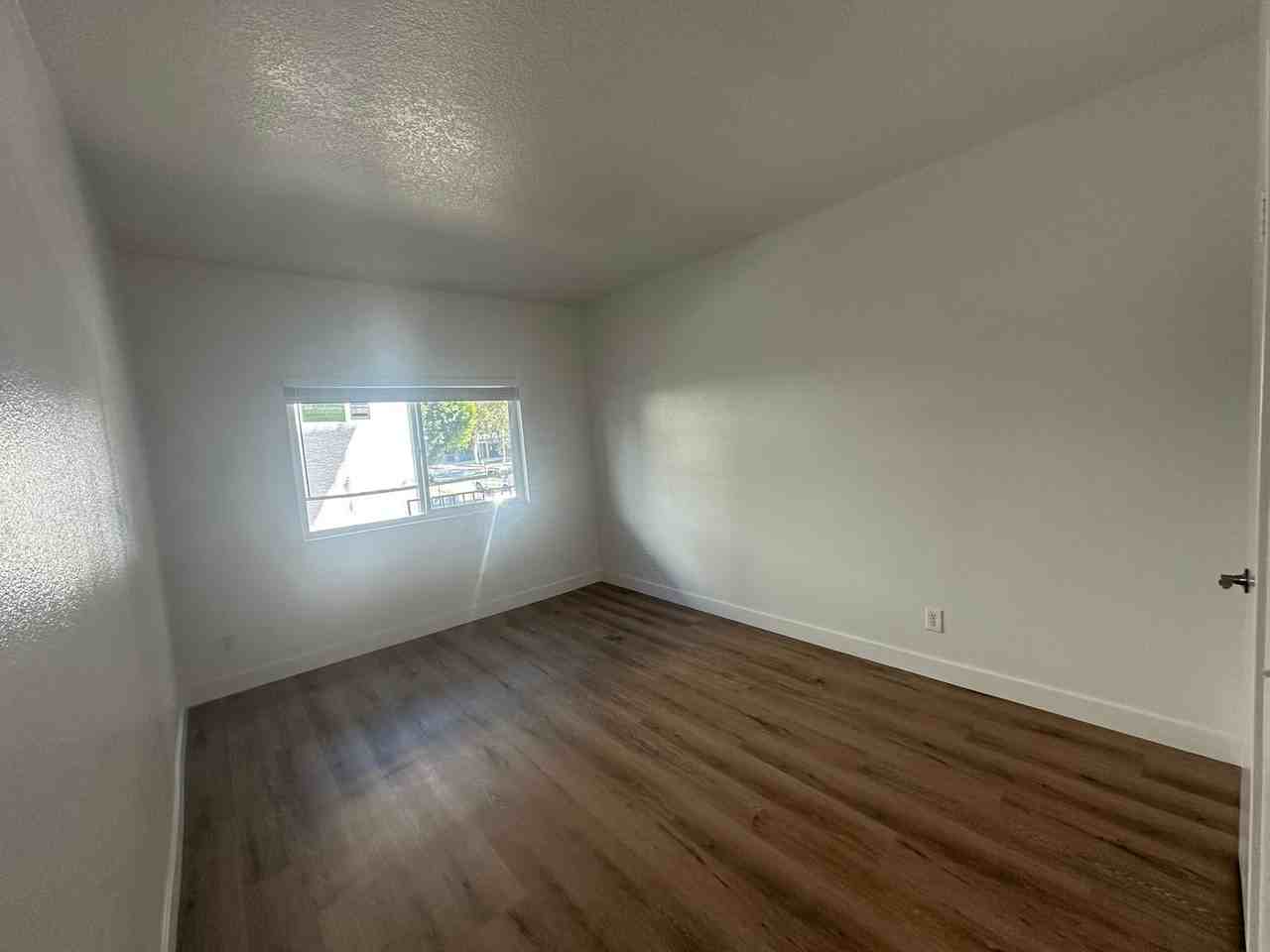 Benefit Apartments - Photo 6 of 29