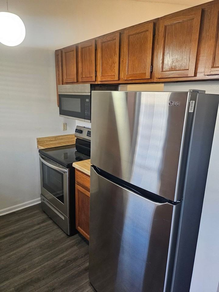 1342 Independence Dr #C - Photo 4 of 24
