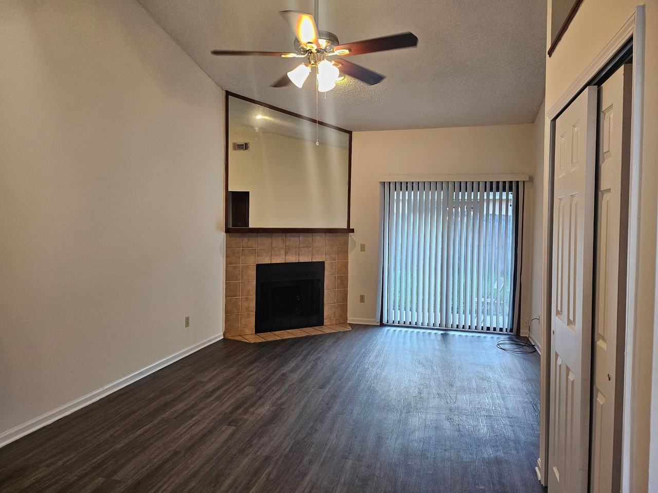 1342 Independence Dr #C - Photo 3 of 24