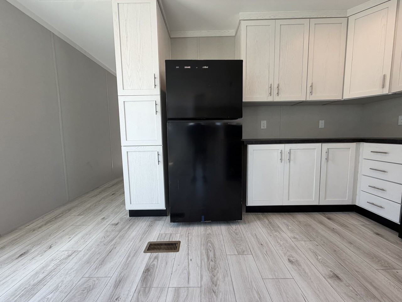 709 N Collins Fwy #31 - Photo 5 of 27