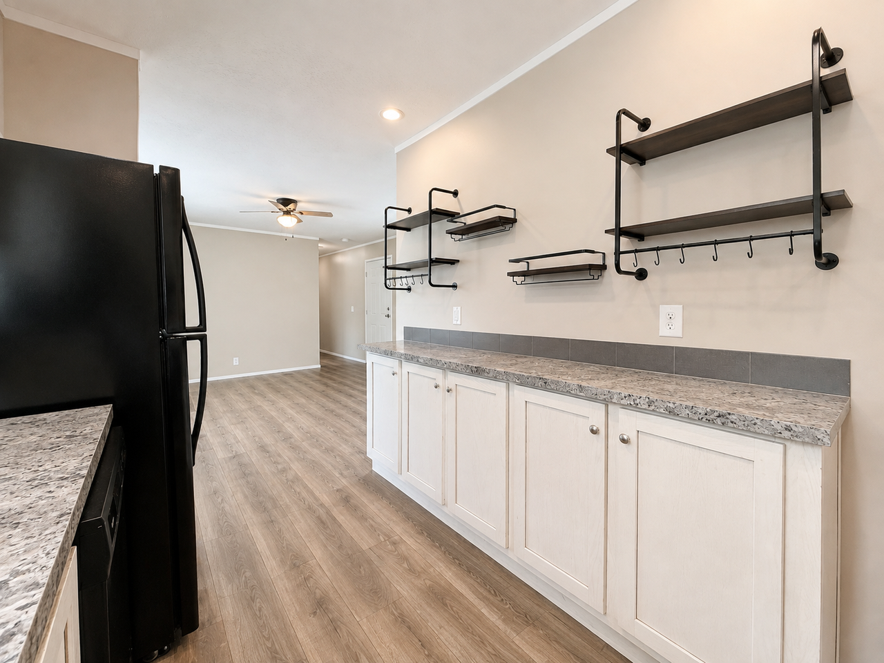 11751 Cascade Cir #91 - Photo 5 of 25