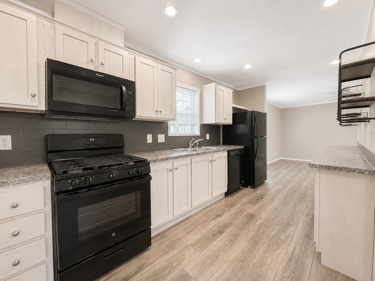 11751 Cascade Cir #91 - Photo 6 of 25