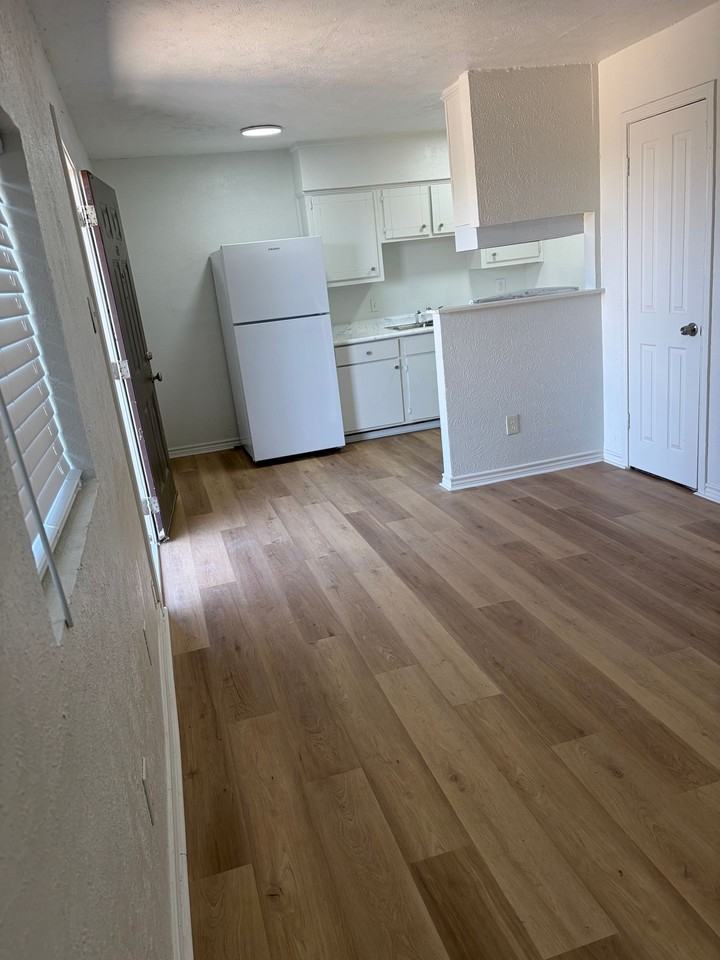 4910 East Side Investments LLC - Photo 2 of 17