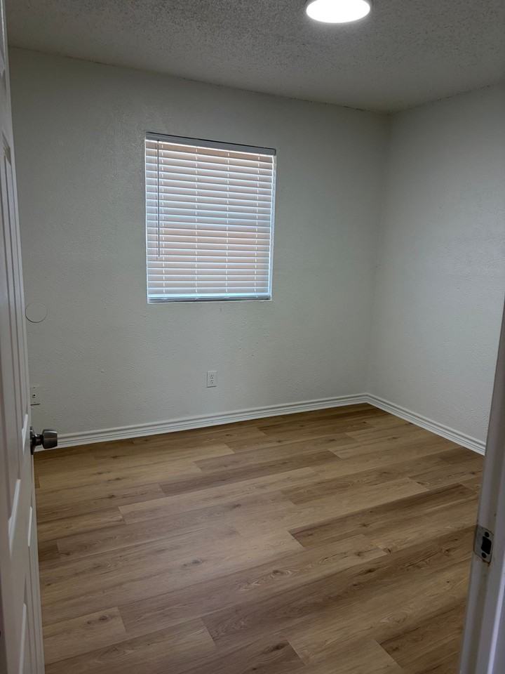 4910 East Side Investments LLC - Photo 5 of 17
