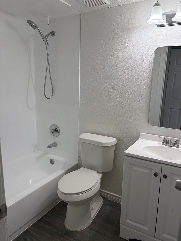 4910 East Side Investments LLC - Photo 7 of 17
