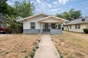 featured image of 3715 Travis Ave