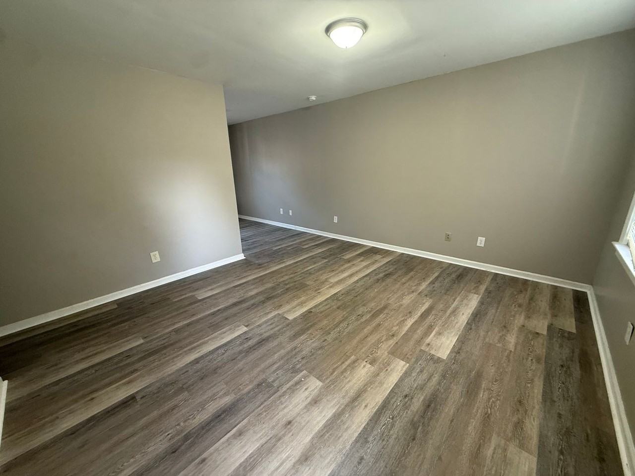 1809 E Trail Dr Se - Photo 2 of 10
