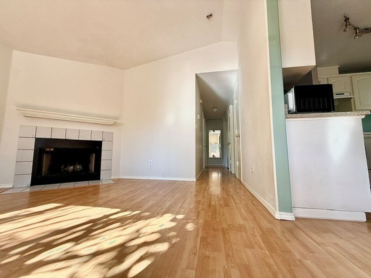 3737 Se 68th Ave - Photo 7 of 26