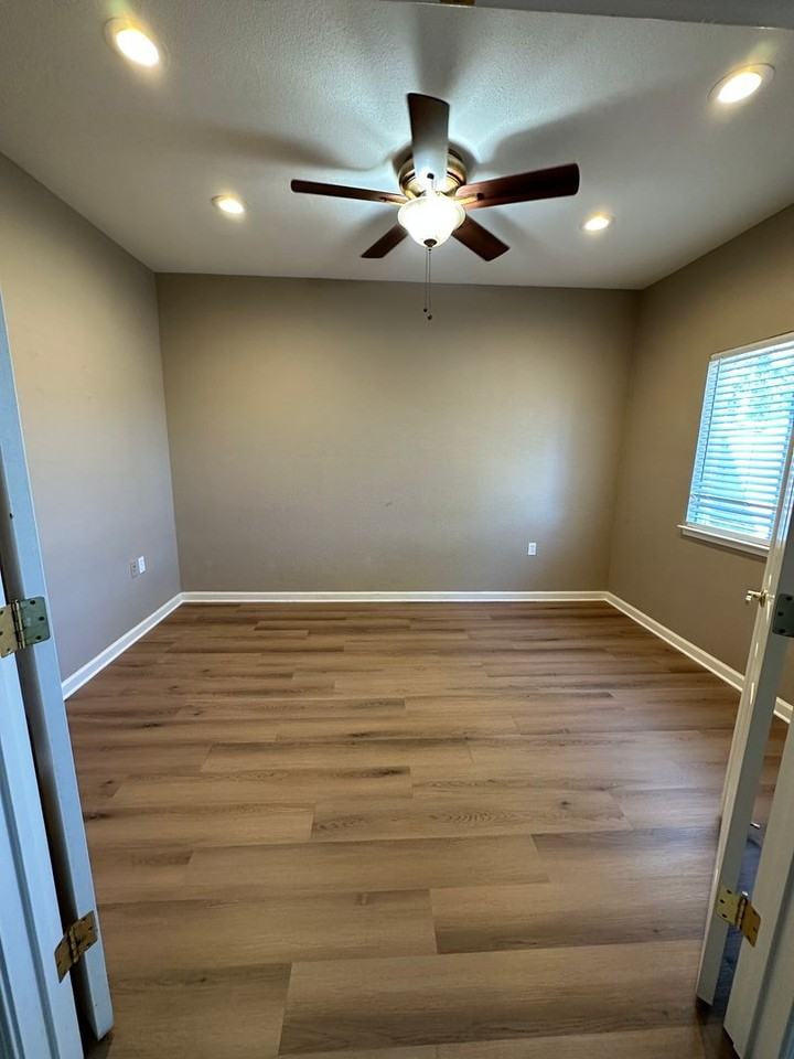 4904 Brittany Ct - Photo 6 of 16