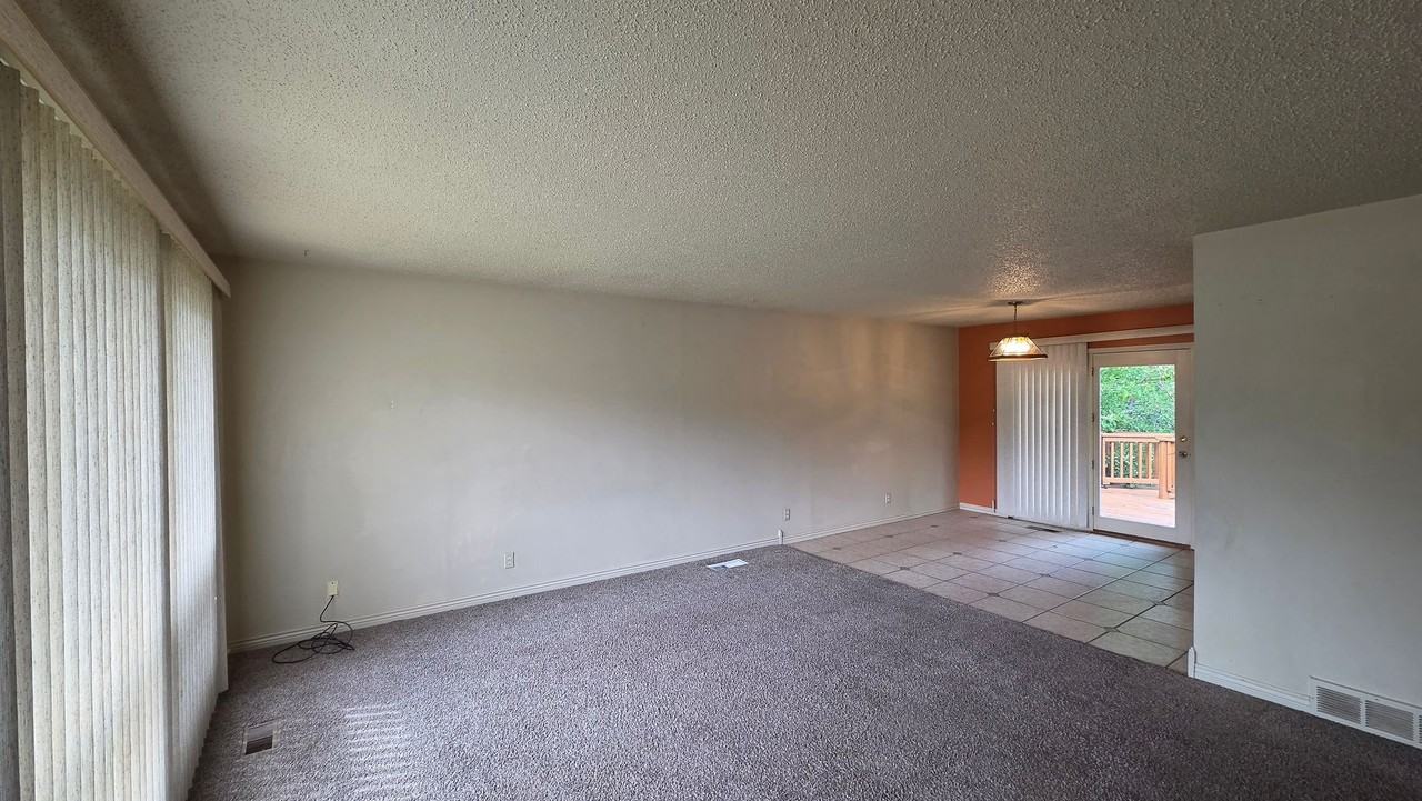 2240 55th St - Photo 3 of 28