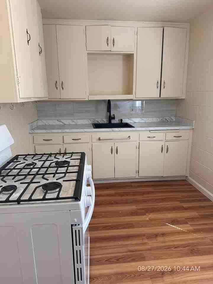 2518 Linda Vista Ave - Photo 4 of 9