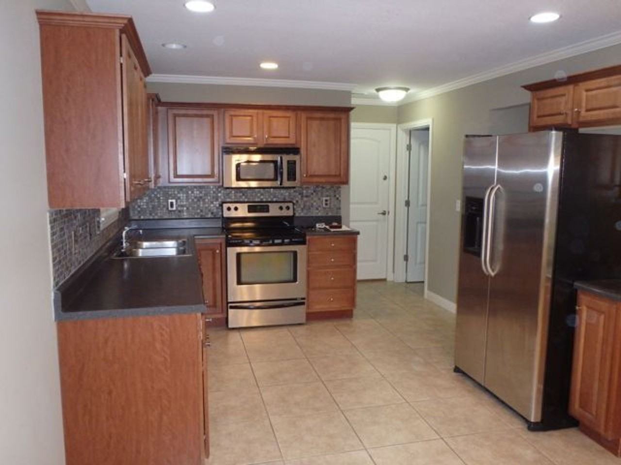 2501 Mcclure Dr - Photo 5 of 18