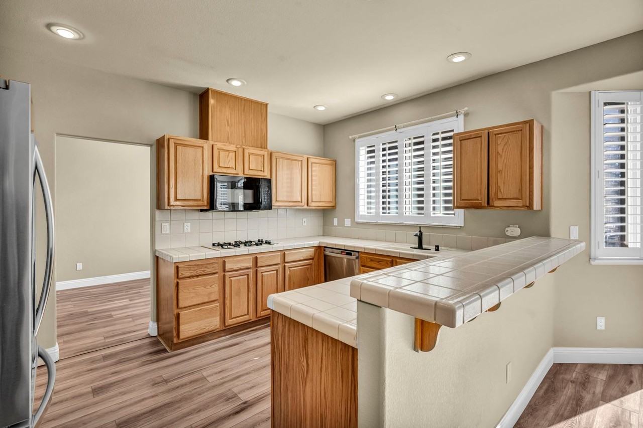 6490 Brookview Cir - Photo 3 of 50