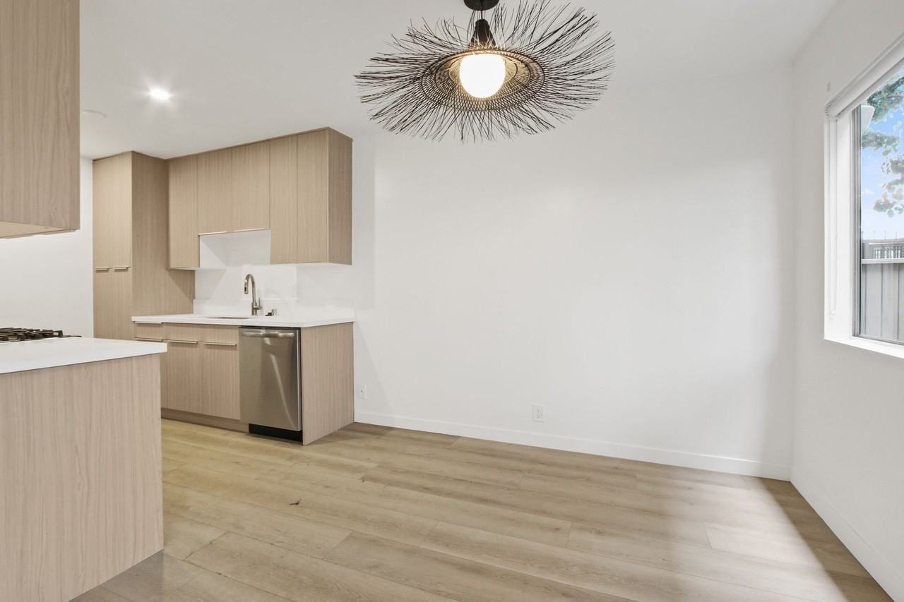3663 Mentone Ave - Photo 2 of 4