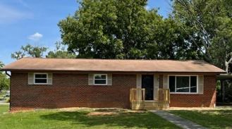 740 Haywood Dr Nw - Photo 1 of 1