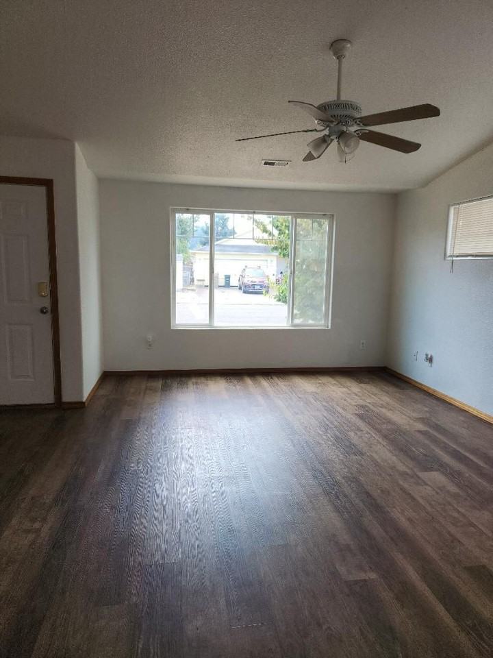 4462 Live Oak St - Photo 2 of 23