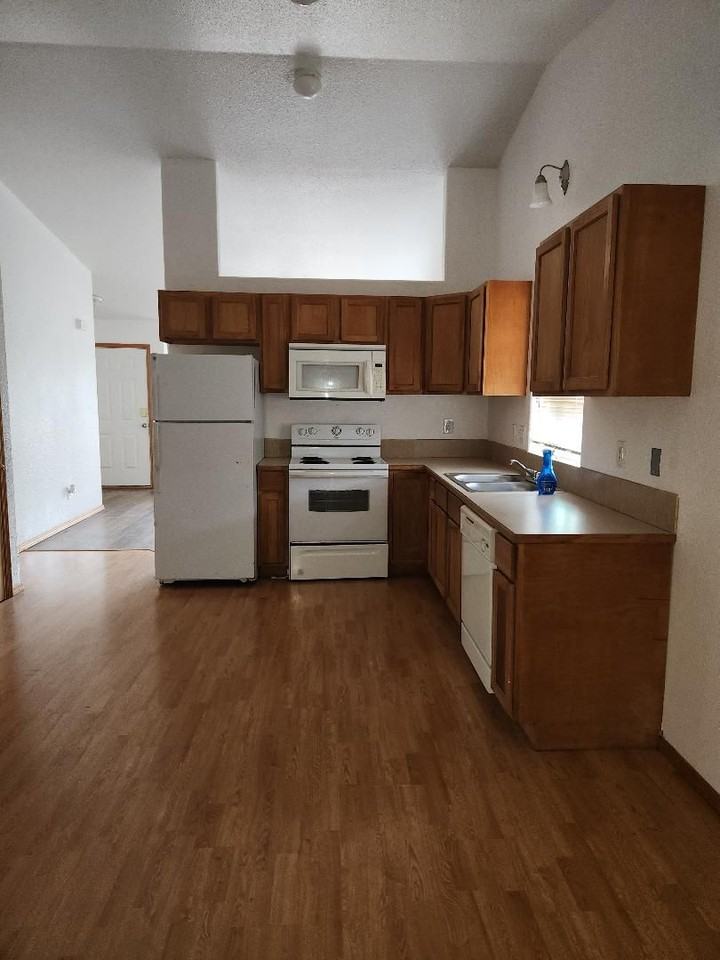 4462 Live Oak St - Photo 5 of 23