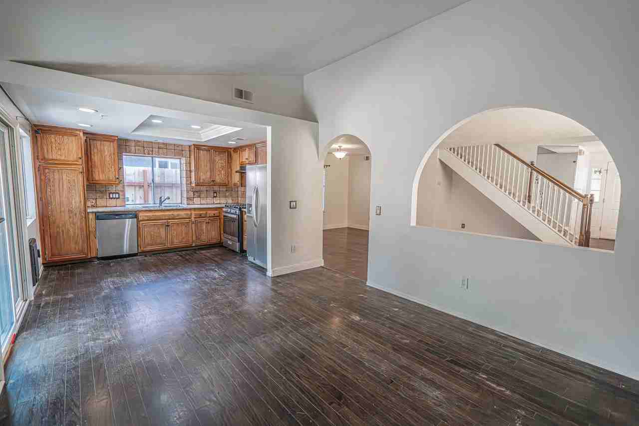 26911 Terri Dr - Photo 5 of 23