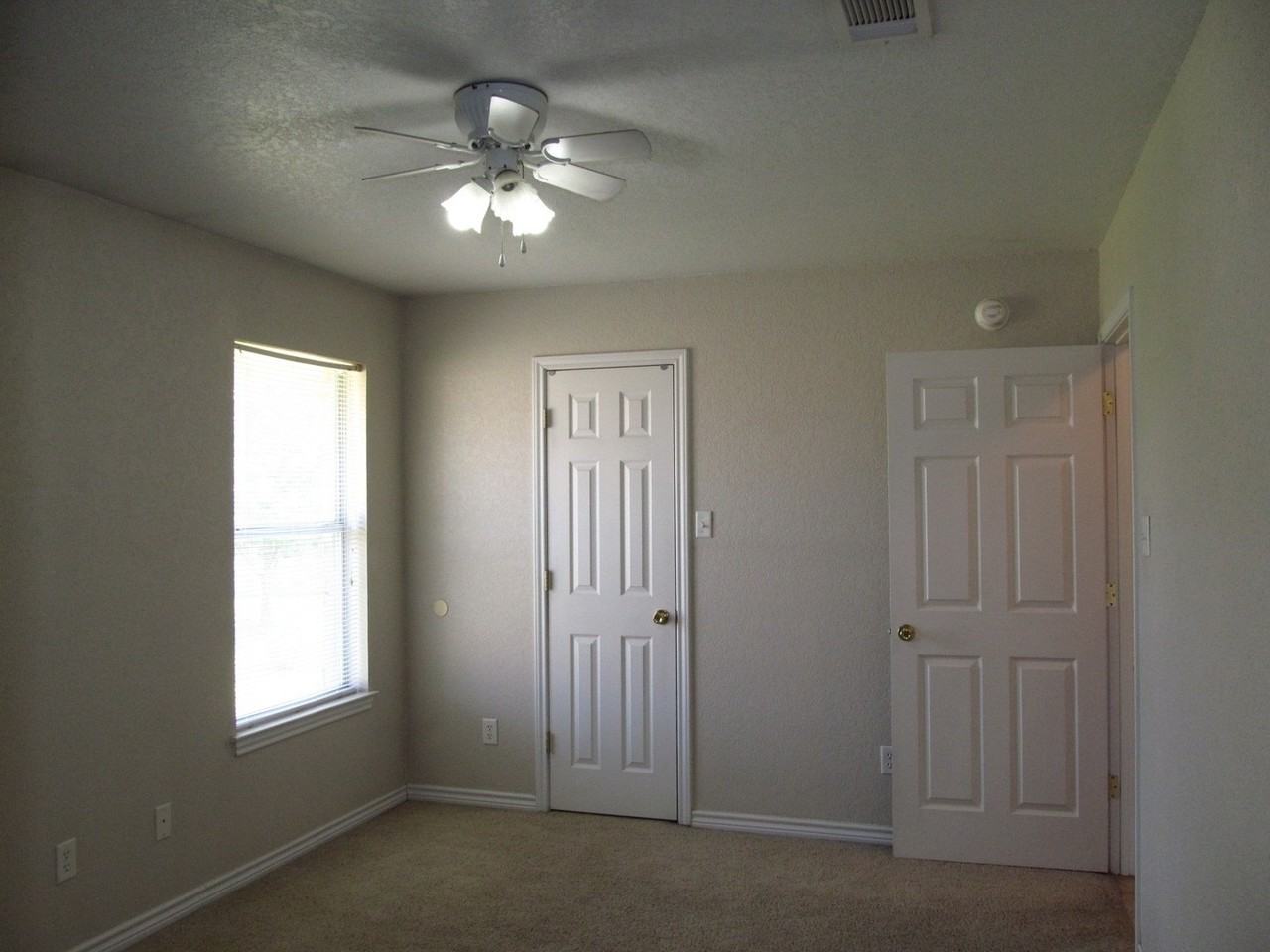 160 Satch Dr #B - Photo 7 of 11