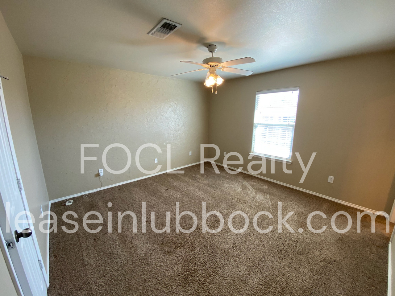 6529 92nd St - Photo 5 of 10