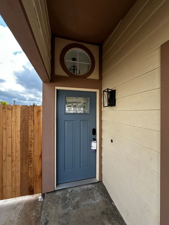 11828 Bayless St - Photo 2 of 15