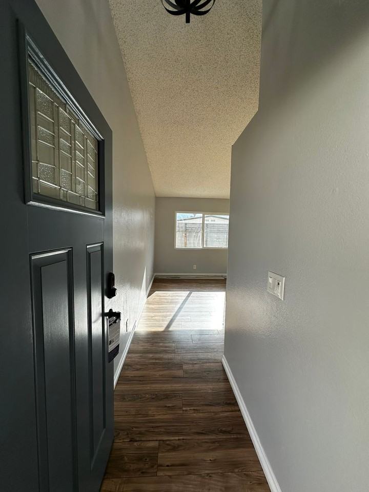 11828 Bayless St - Photo 3 of 15